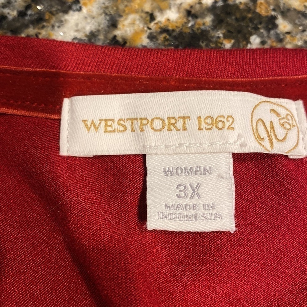 a Westport 1962 super stretch long sleeve open shoulder plus size top 3X. EUC - Picture 4 of 4